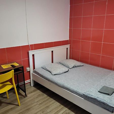 Banat 4 Hostel Bucharest Exterior photo