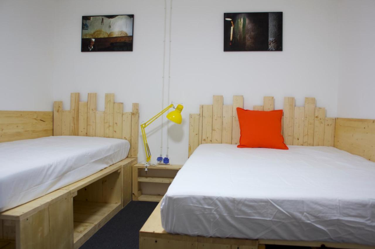 Banat 4 Hostel Bucharest Exterior photo