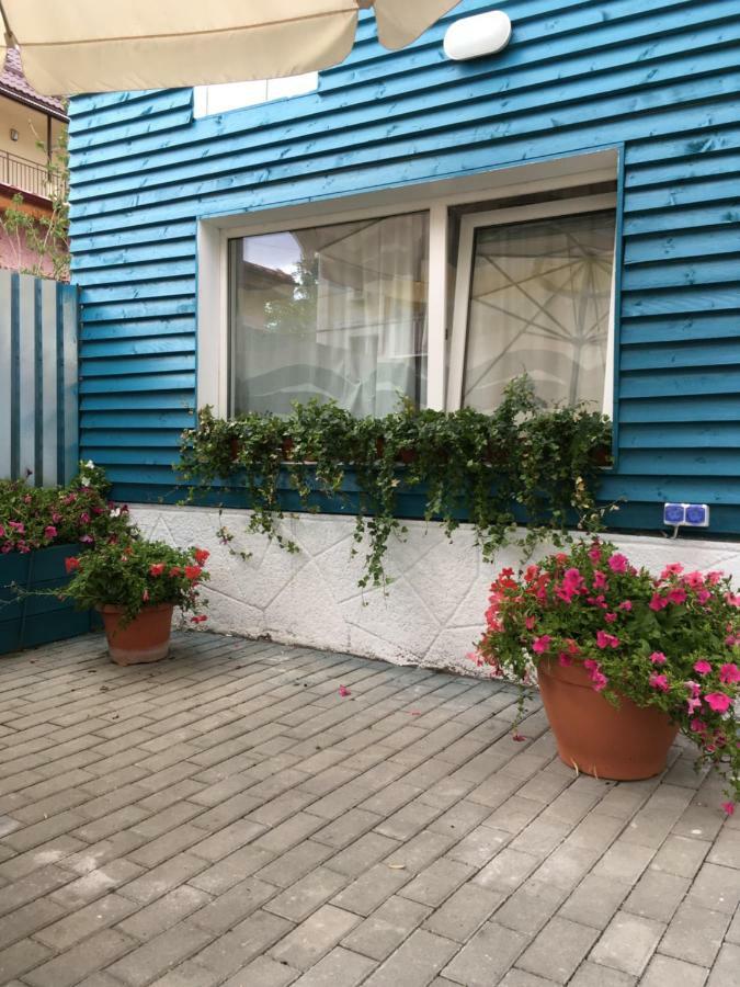 Banat 4 Hostel Bucharest Exterior photo